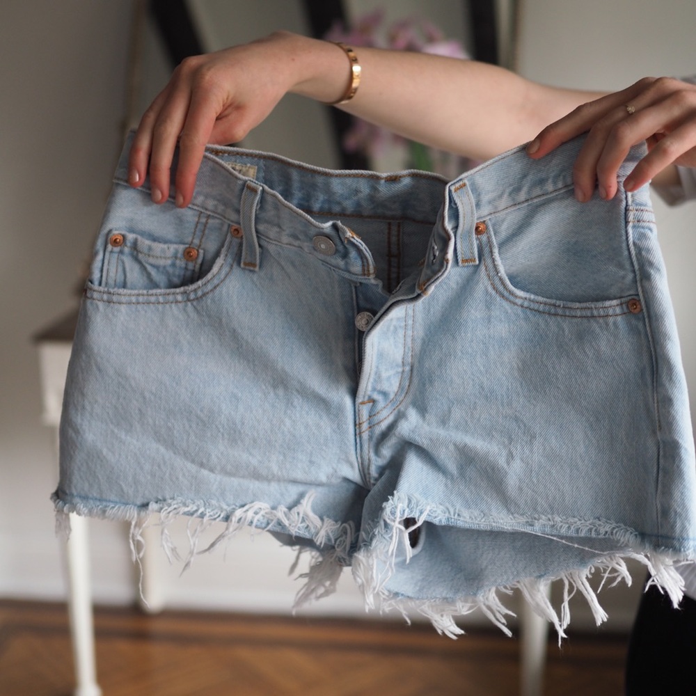 Levi cutoff jean shorts